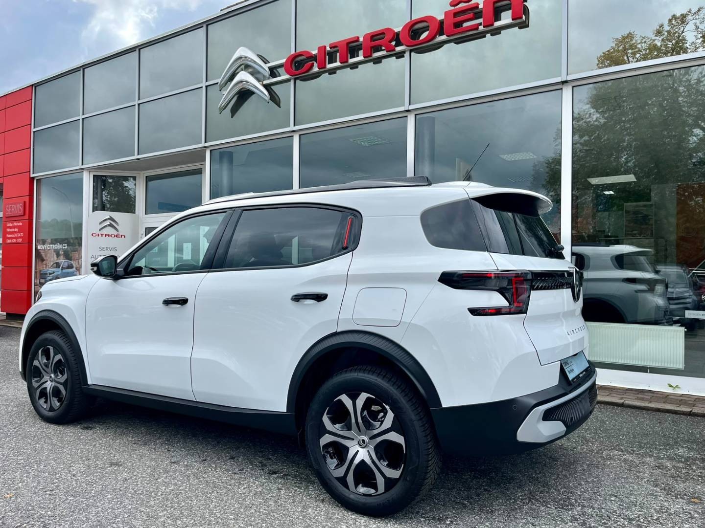 Citroën C3 Aircross PLUS Hybrid (MHEV) 145 ë-DCT6 - Image 3